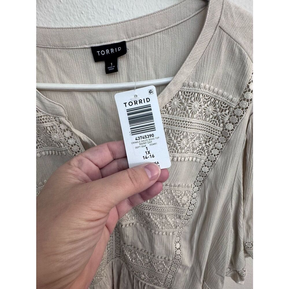 NWT torrid Cream Lace-Trim Boho Crinkle Gauze Peplum Blouse - Size 1 - Picture 10 of 13